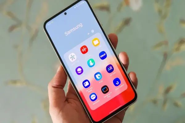 Người dùng Samsung Galaxy có thể sánh ngang với người dùng Google Pixel với One UI 8.5